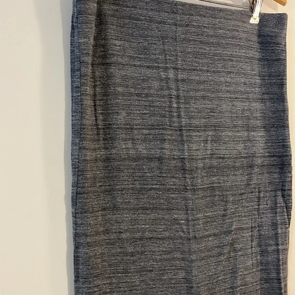 Ann Taylor LOFT Heather Gray Medium Pencil Skirt 24” Length Casual Stretch - Picture 2 of 6